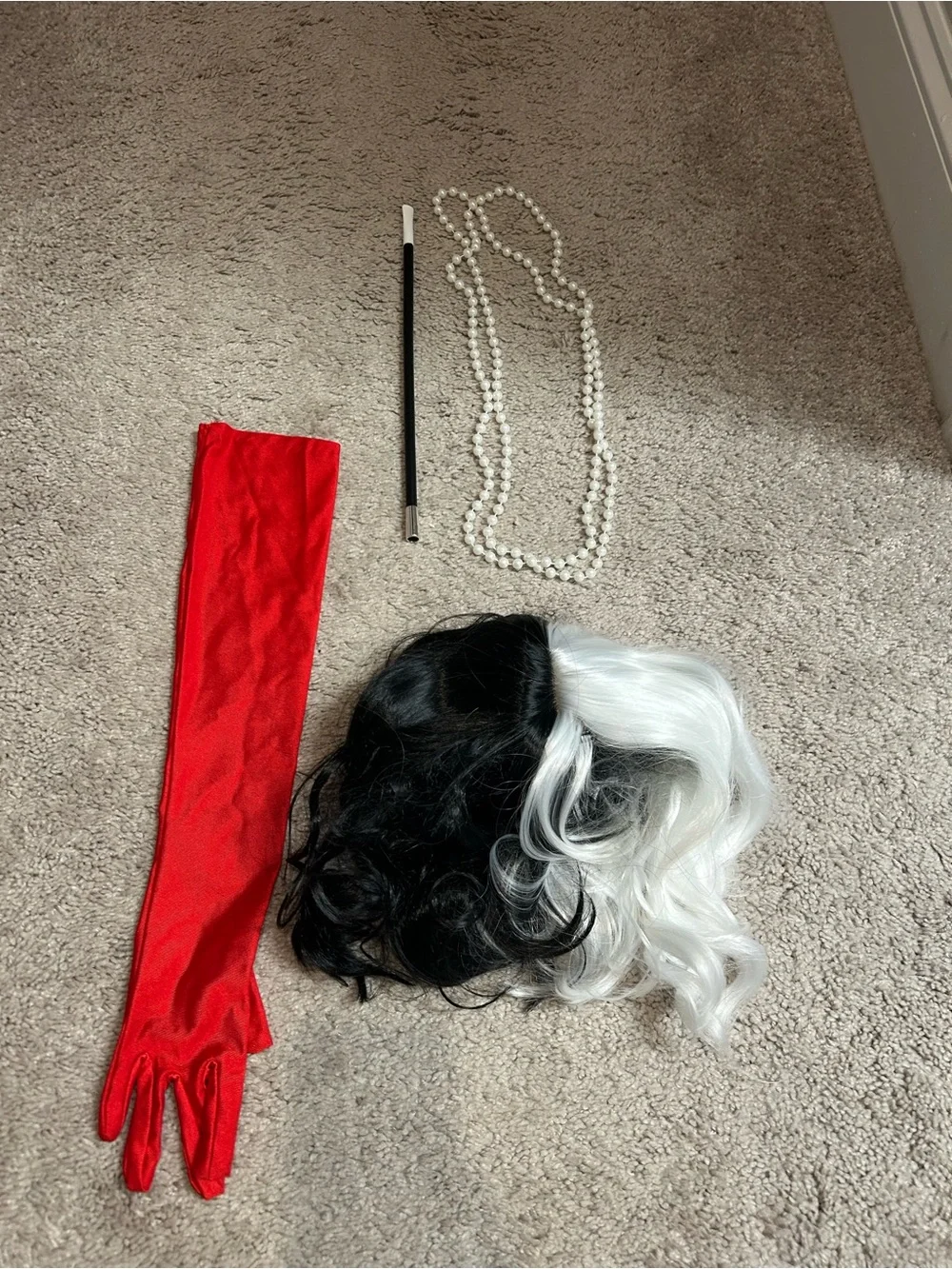 Cruella costume accessories
